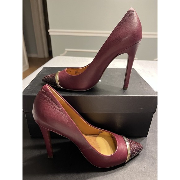 Coach Nacie Snakeskin Toecap Gold Logo Across Foot Top 4” Heel Shoes Sz 5B -IOB - Picture 2 of 16